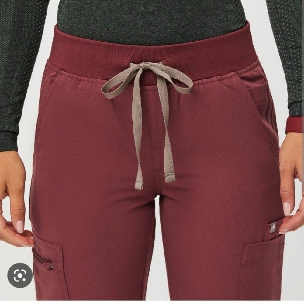 Figs Yola Scrub Bottom In Dark Cherry